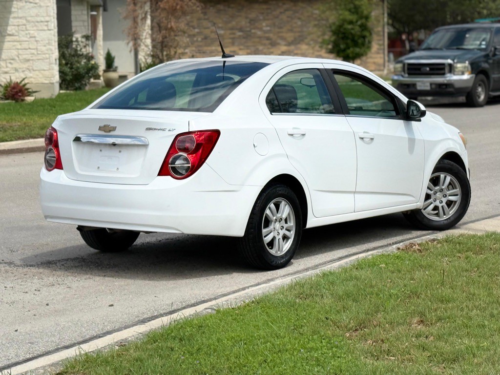 2014 Chevrolet Sonic Image 4