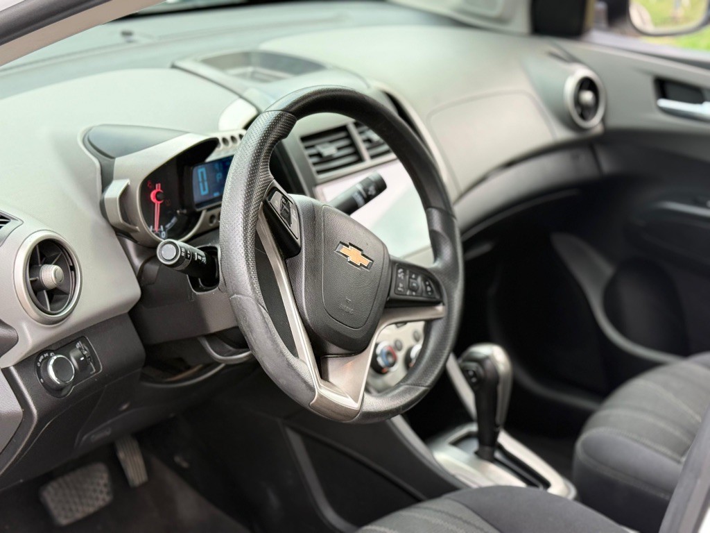 2014 Chevrolet Sonic Image 8