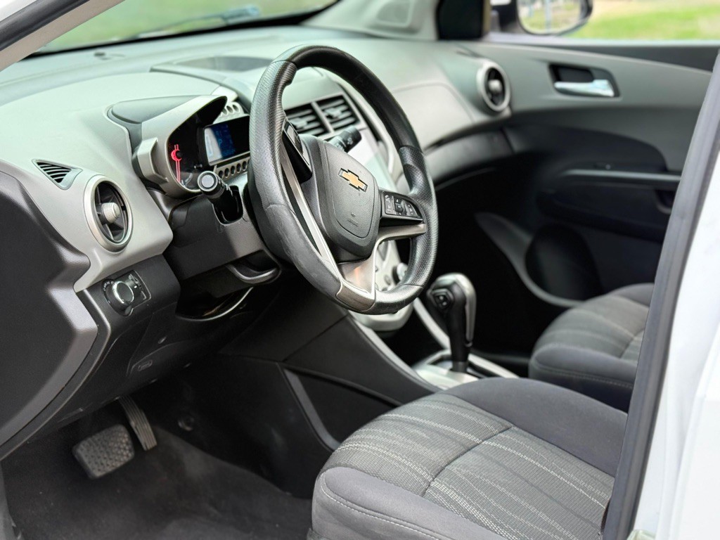 2014 Chevrolet Sonic Image 10