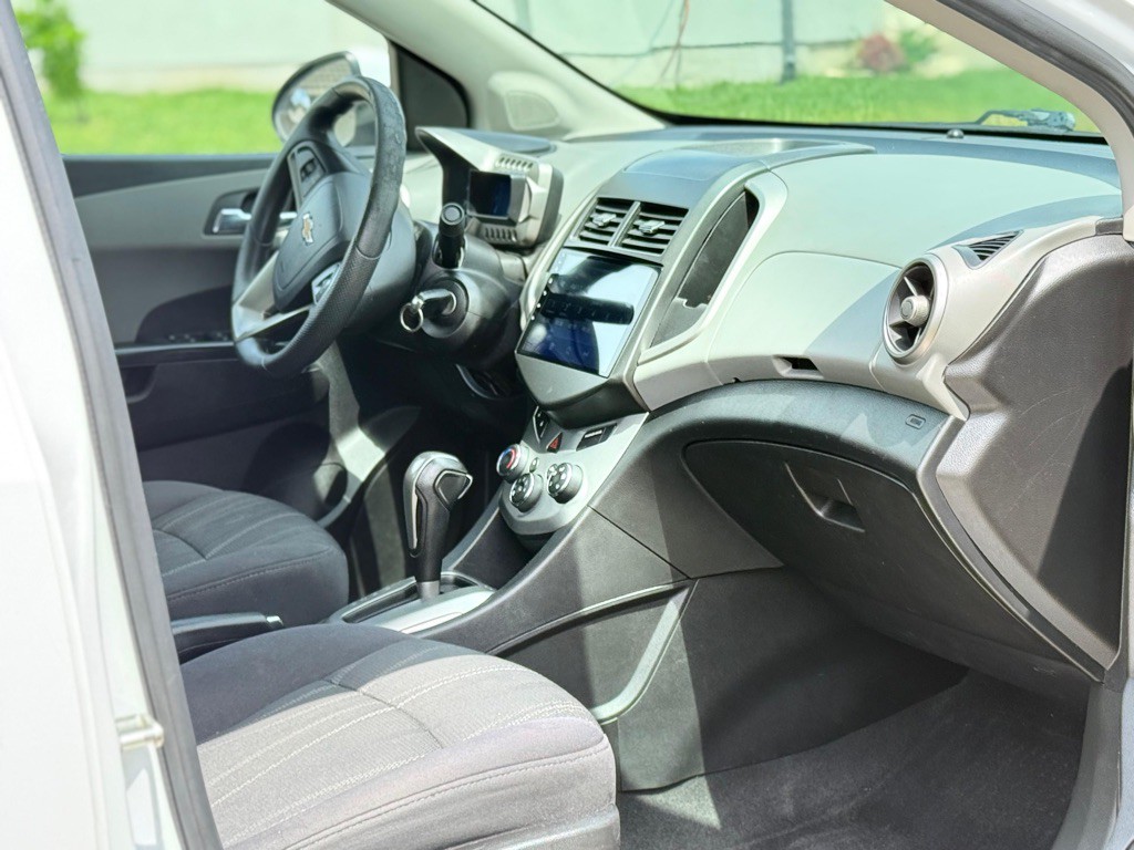 2014 Chevrolet Sonic Image 11