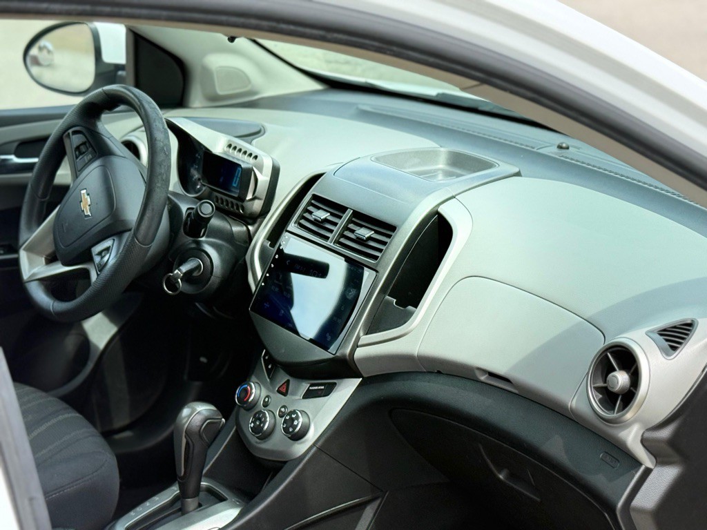 2014 Chevrolet Sonic Image 12