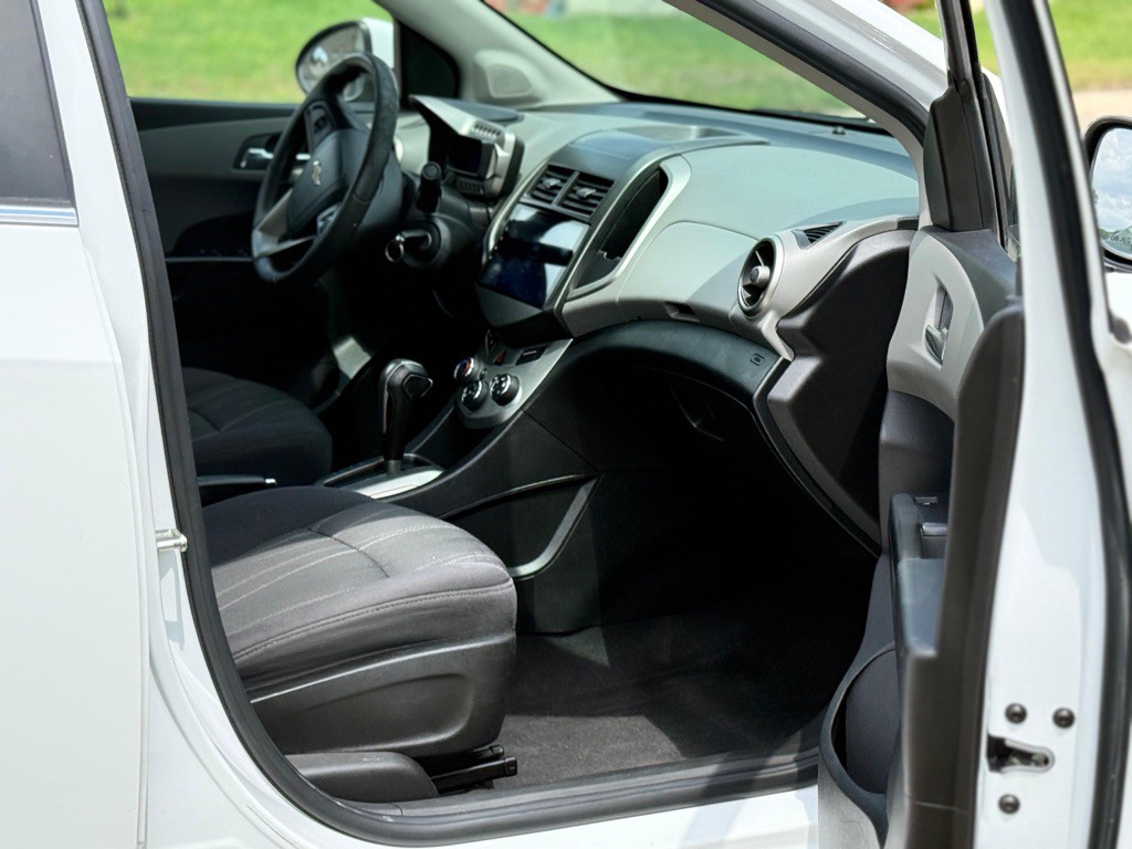 2014 Chevrolet Sonic Image 13