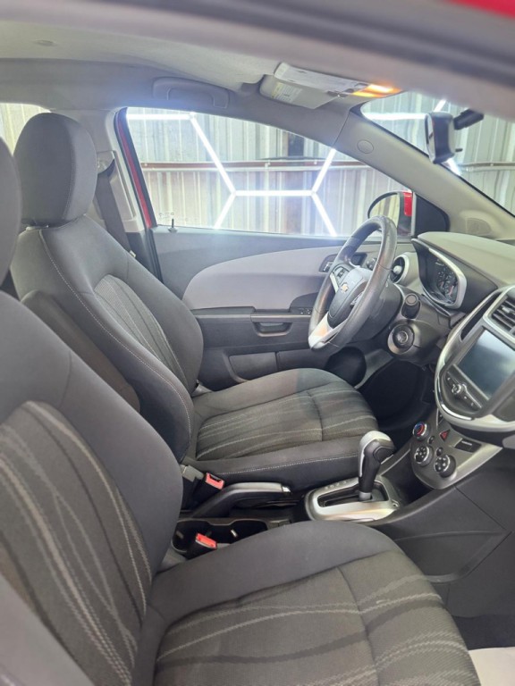 2017 Chevrolet Sonic Image 12