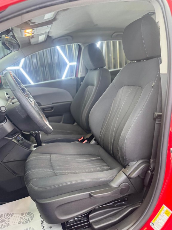 2017 Chevrolet Sonic Image 15