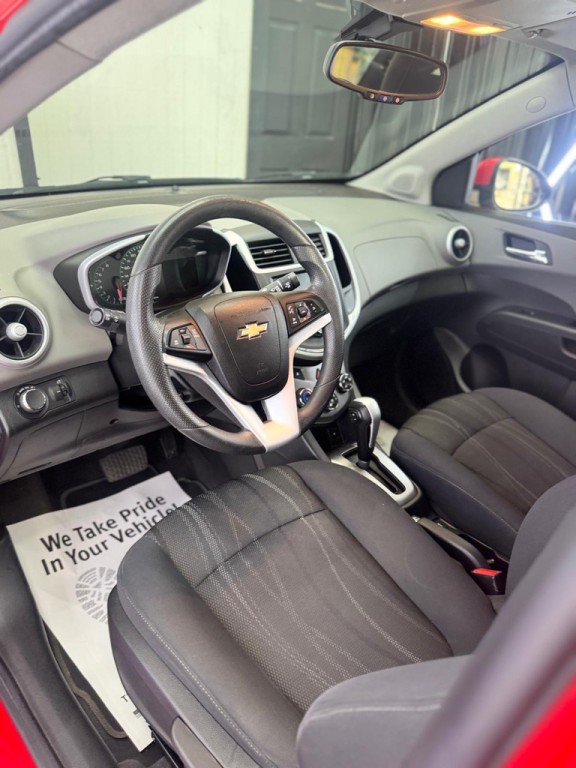 2017 Chevrolet Sonic Image 16