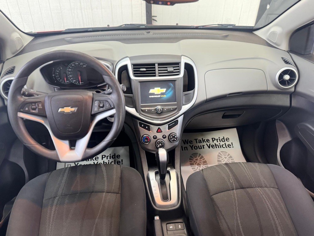 2017 Chevrolet Sonic Image 17