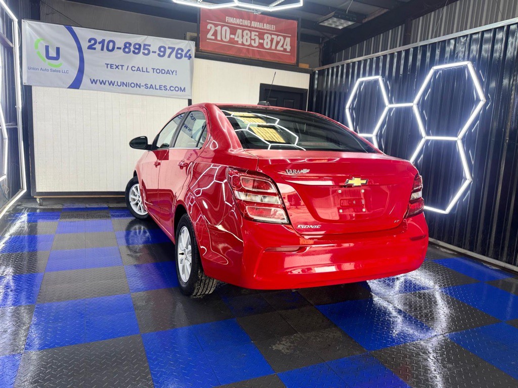 2017 Chevrolet Sonic Image 24