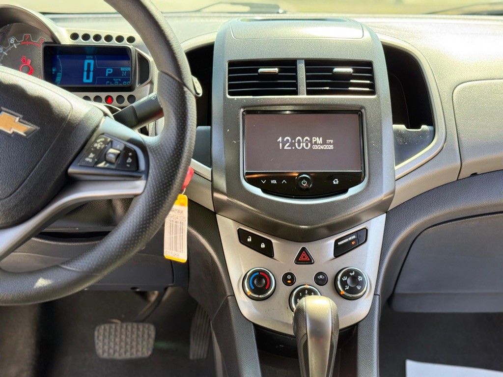 2016 Chevrolet Sonic Image 9