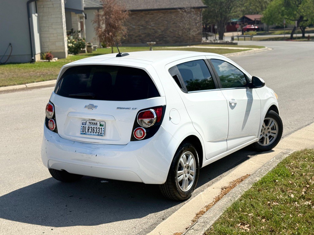 2016 Chevrolet Sonic Image 12