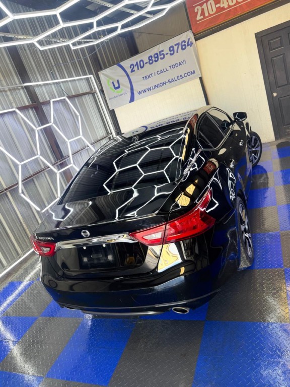 2017 Nissan Maxima Image 3