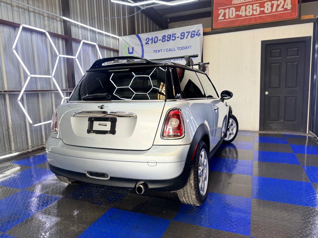 2009 MINI Cooper Image 6