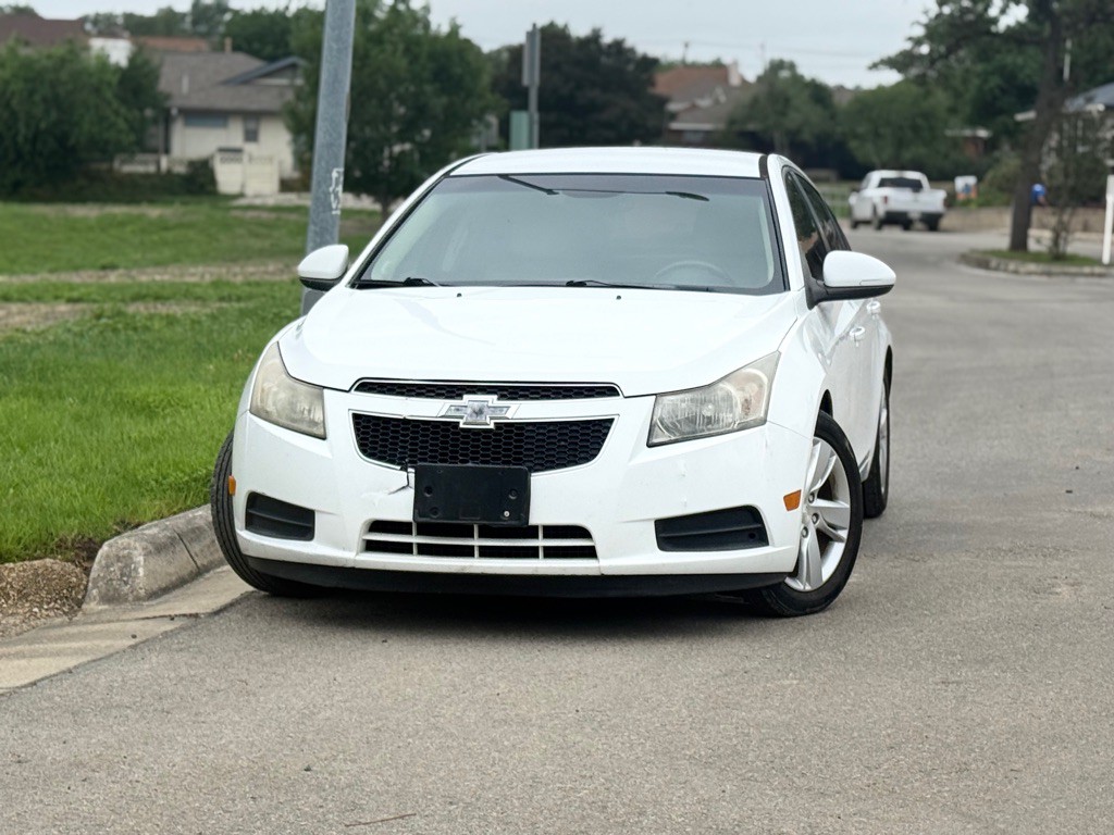 2014 Chevrolet Cruze Image 3