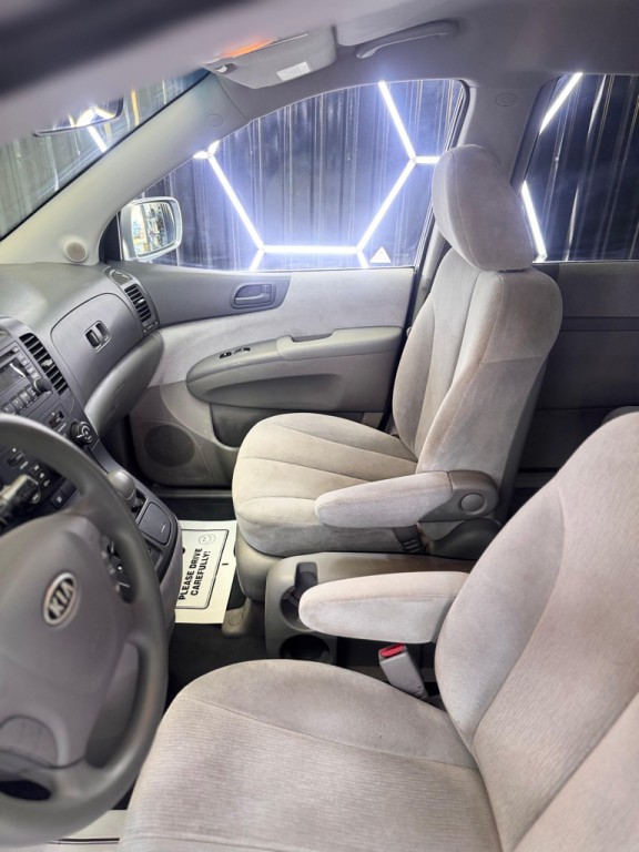 2008 Kia Sedona Image 9