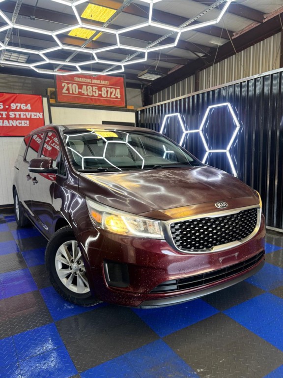 2016 Kia Sedona Image 2