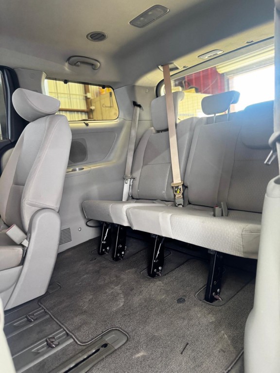 2016 Kia Sedona Image 16