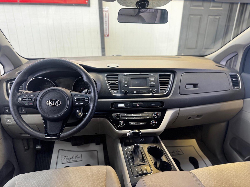 2016 Kia Sedona Image 21
