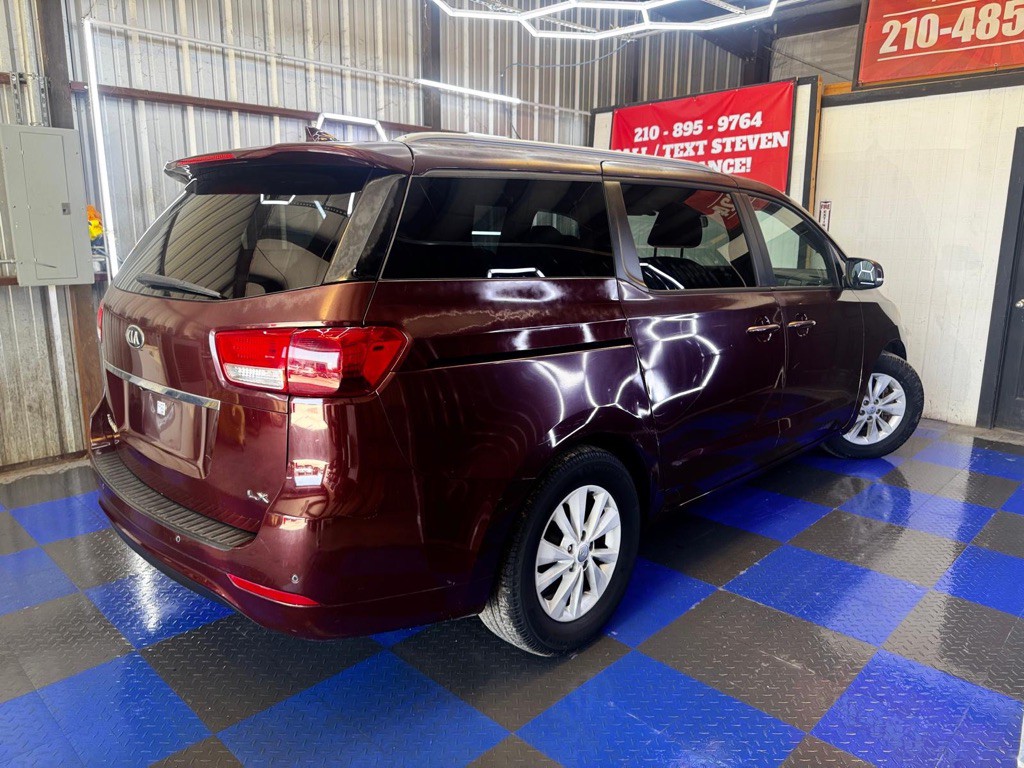 2016 Kia Sedona Image 24