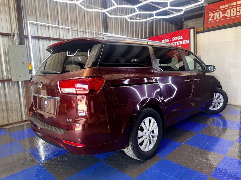 2016 Kia Sedona Image 25