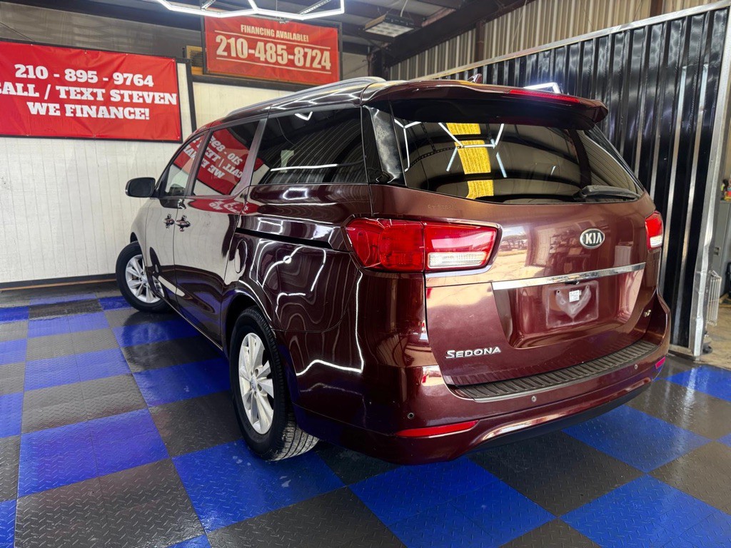 2016 Kia Sedona Image 29