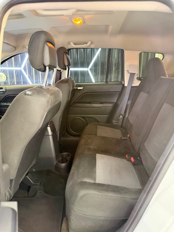 2016 Jeep Compass Image 11