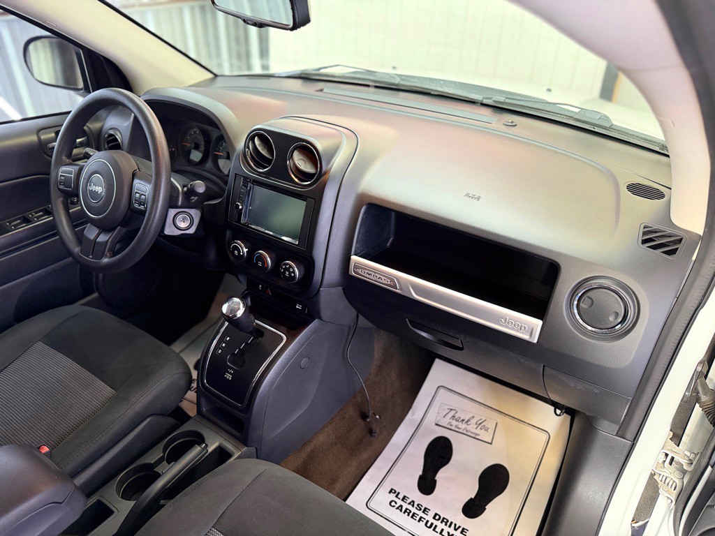 2016 Jeep Compass Image 14