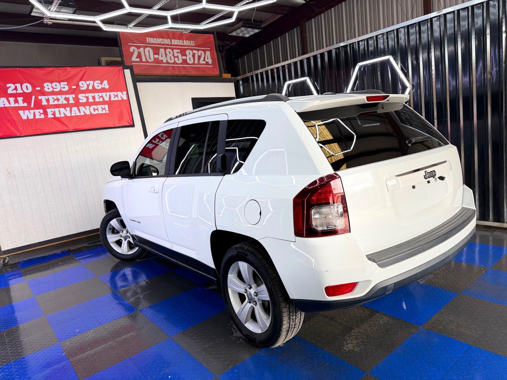 2016 Jeep Compass Image 17