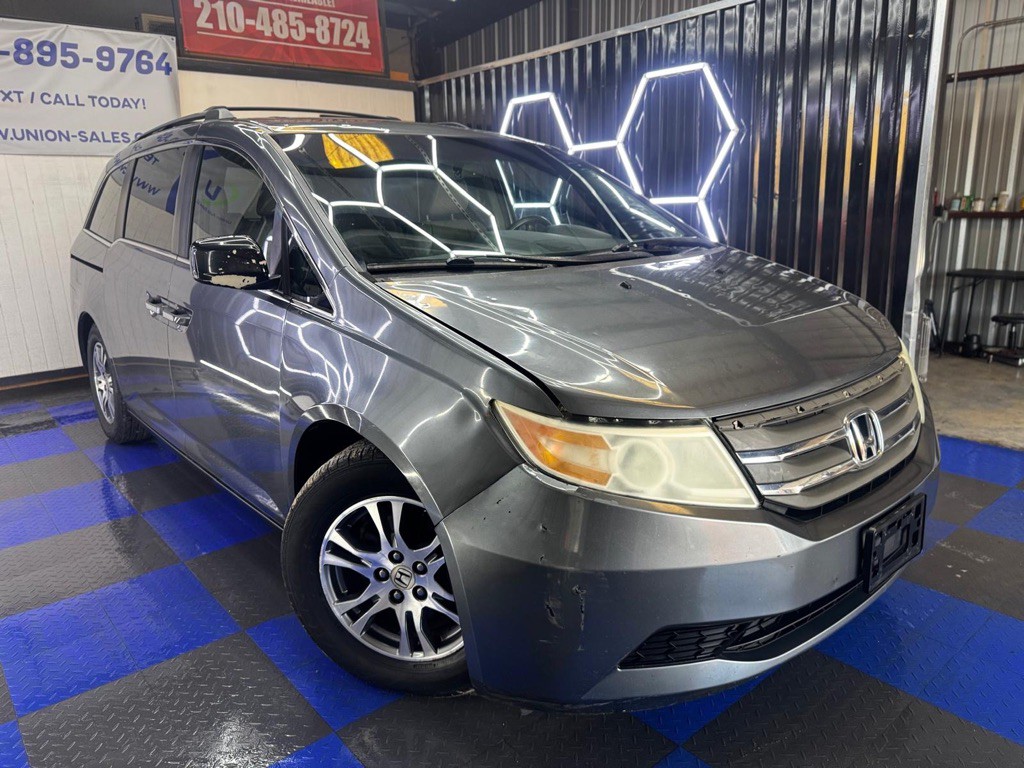 2011 Honda Odyssey Image 3
