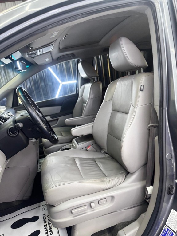 2011 Honda Odyssey Image 17