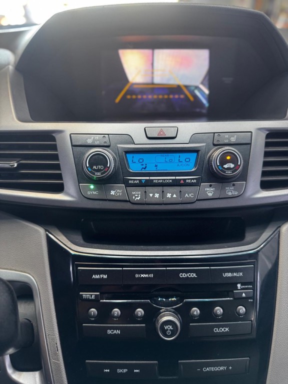 2011 Honda Odyssey Image 19