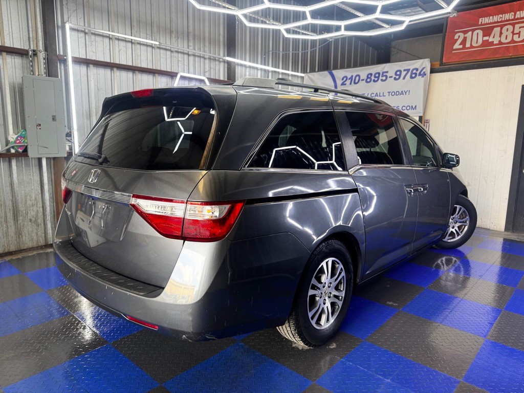 2011 Honda Odyssey Image 28