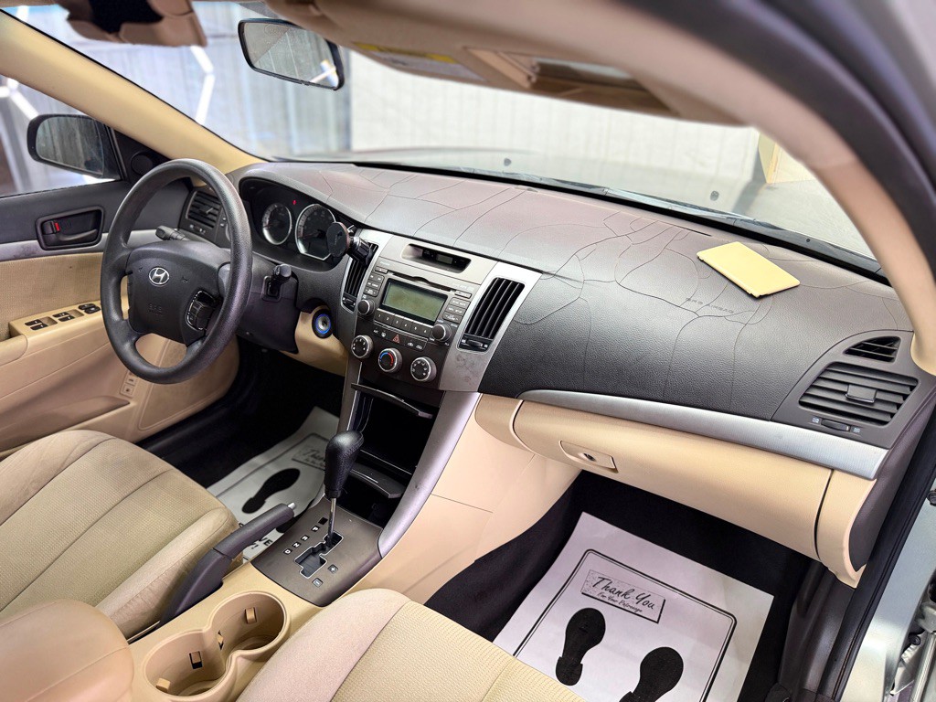 2010 Hyundai Sonata Image 12