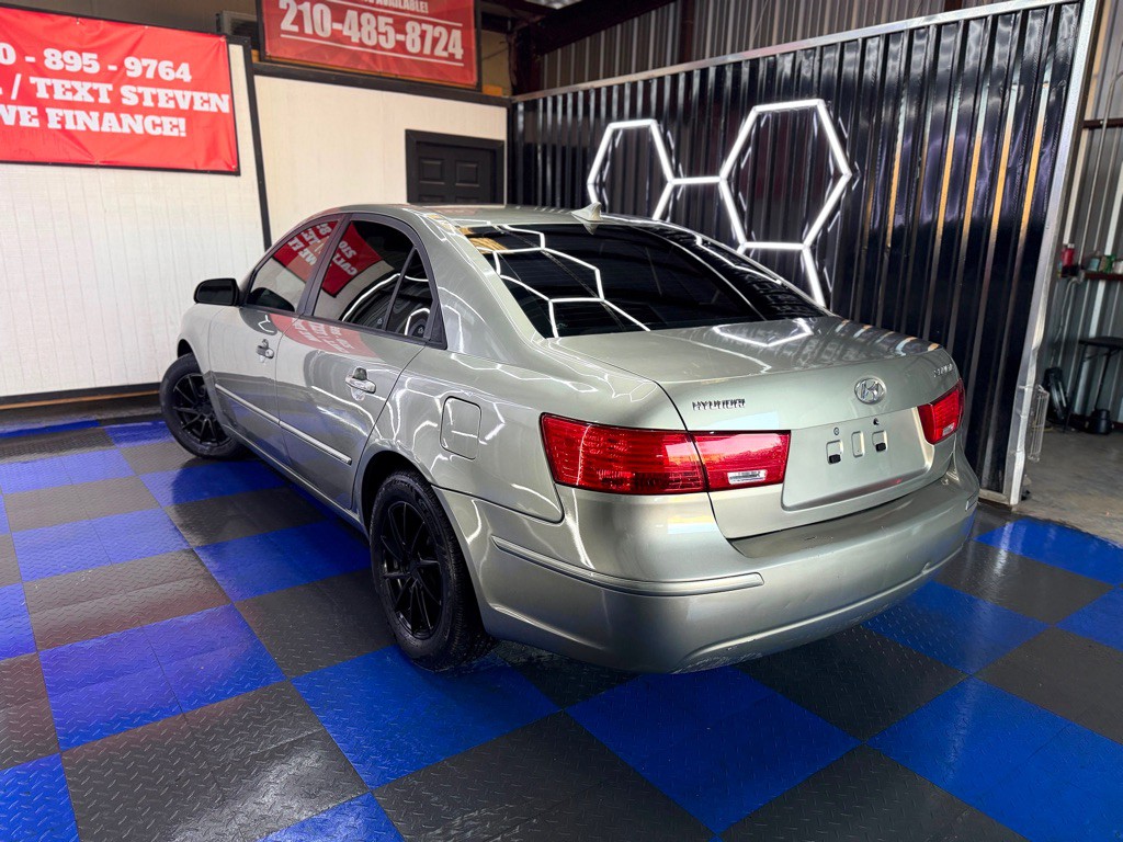 2010 Hyundai Sonata Image 22