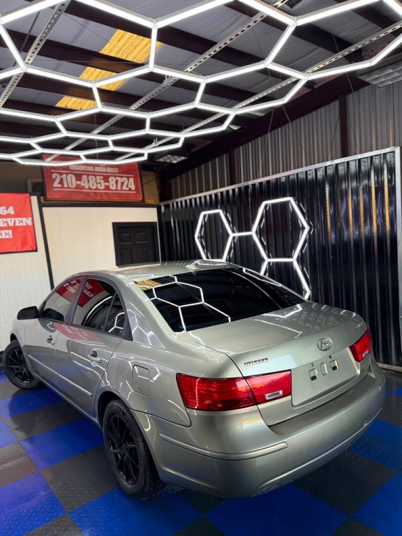 2010 Hyundai Sonata Image 23