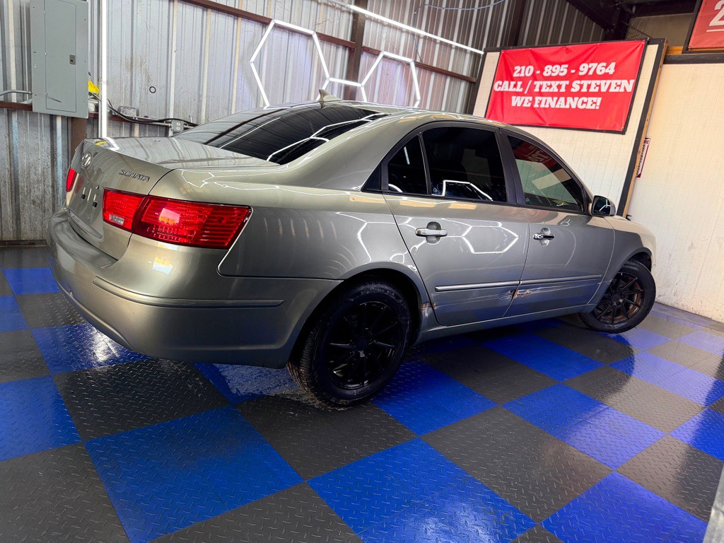 2010 Hyundai Sonata Image 28