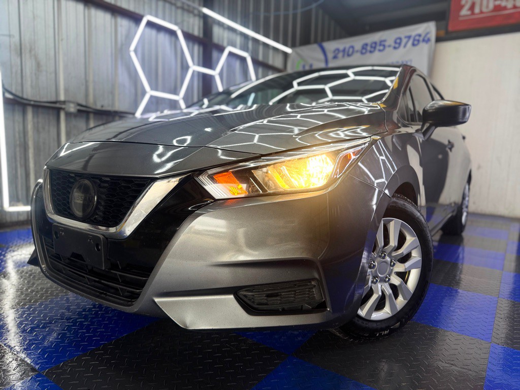 2020 Nissan Versa Image 7
