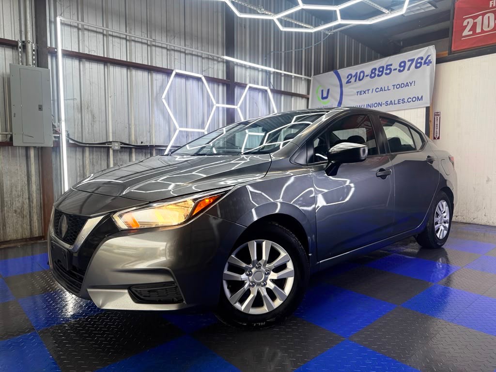 2020 Nissan Versa Image 9