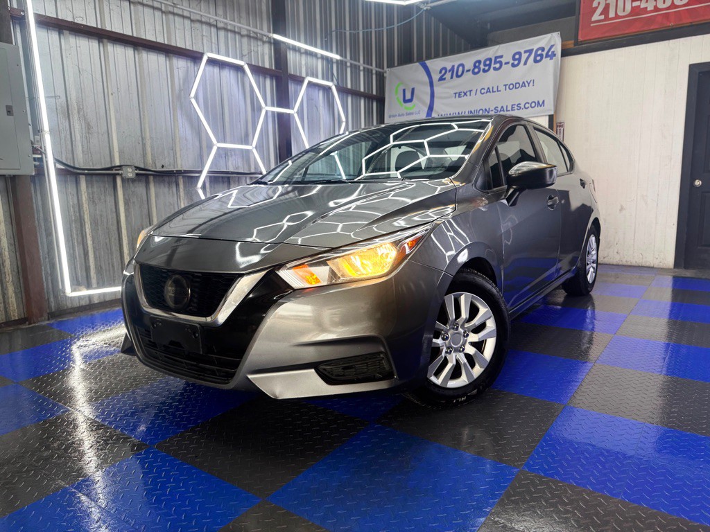 2020 Nissan Versa Image 11