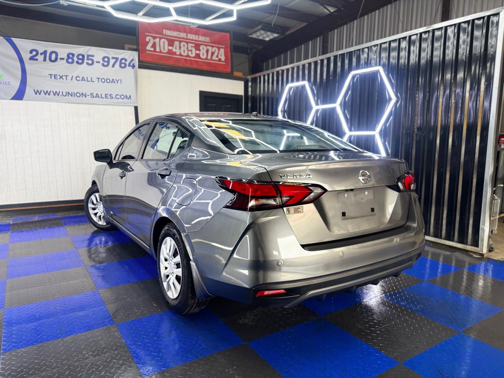 2020 Nissan Versa Image 20