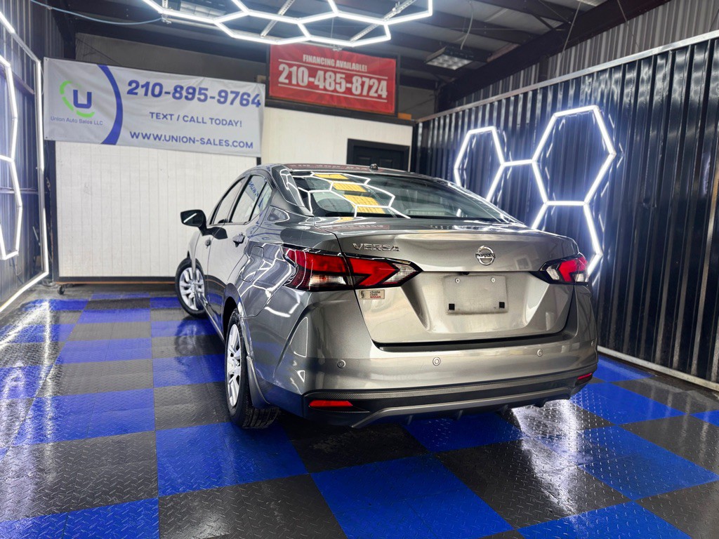 2020 Nissan Versa Image 23