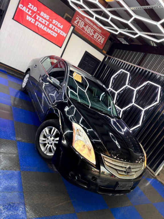 2012 Nissan Altima Image 2