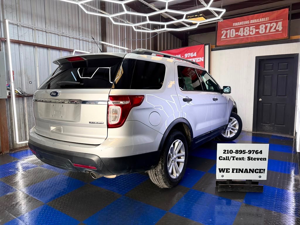 2015 Ford Explorer Image 12