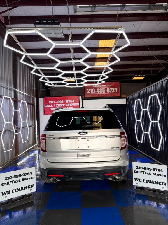 2015 Ford Explorer Image 16