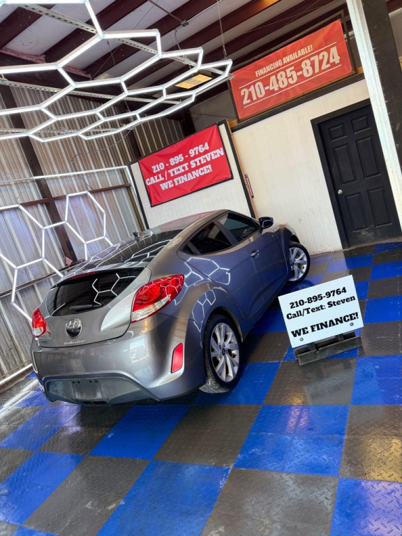 2016 Hyundai Veloster Image 9