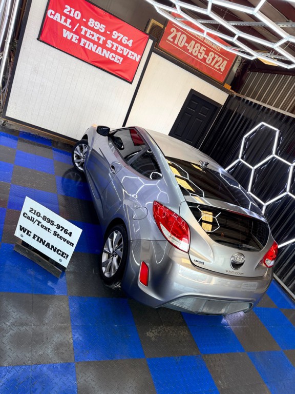 2016 Hyundai Veloster Image 10