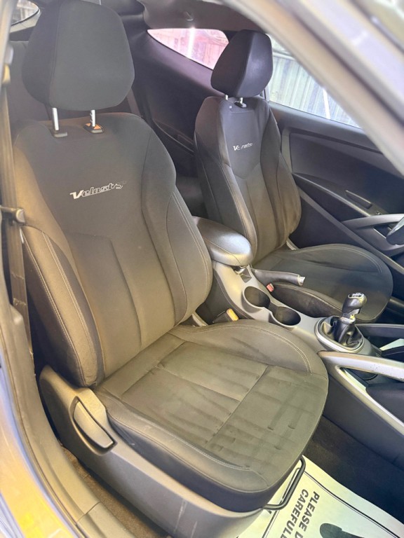 2016 Hyundai Veloster Image 15