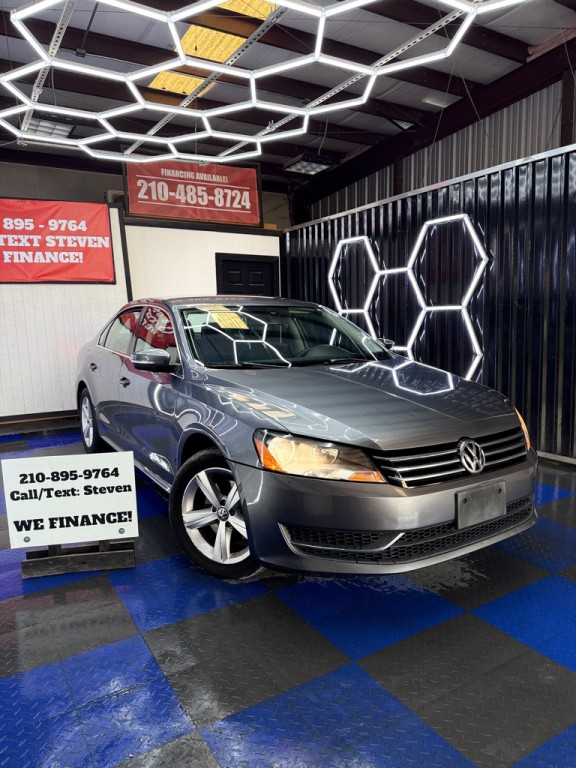 2014 Volkswagen Passat Image 1
