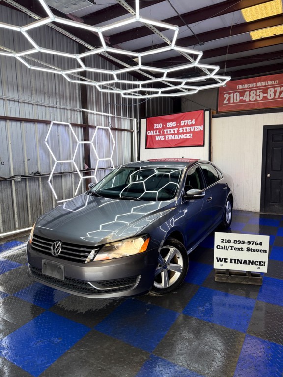 2014 Volkswagen Passat Image 2