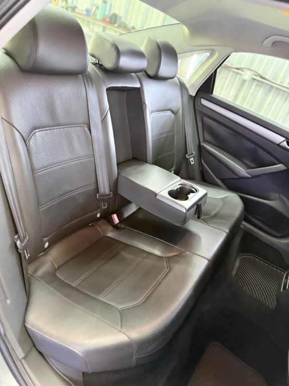 2014 Volkswagen Passat Image 10
