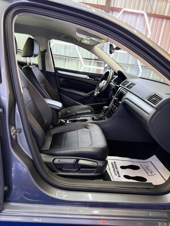 2014 Volkswagen Passat Image 12