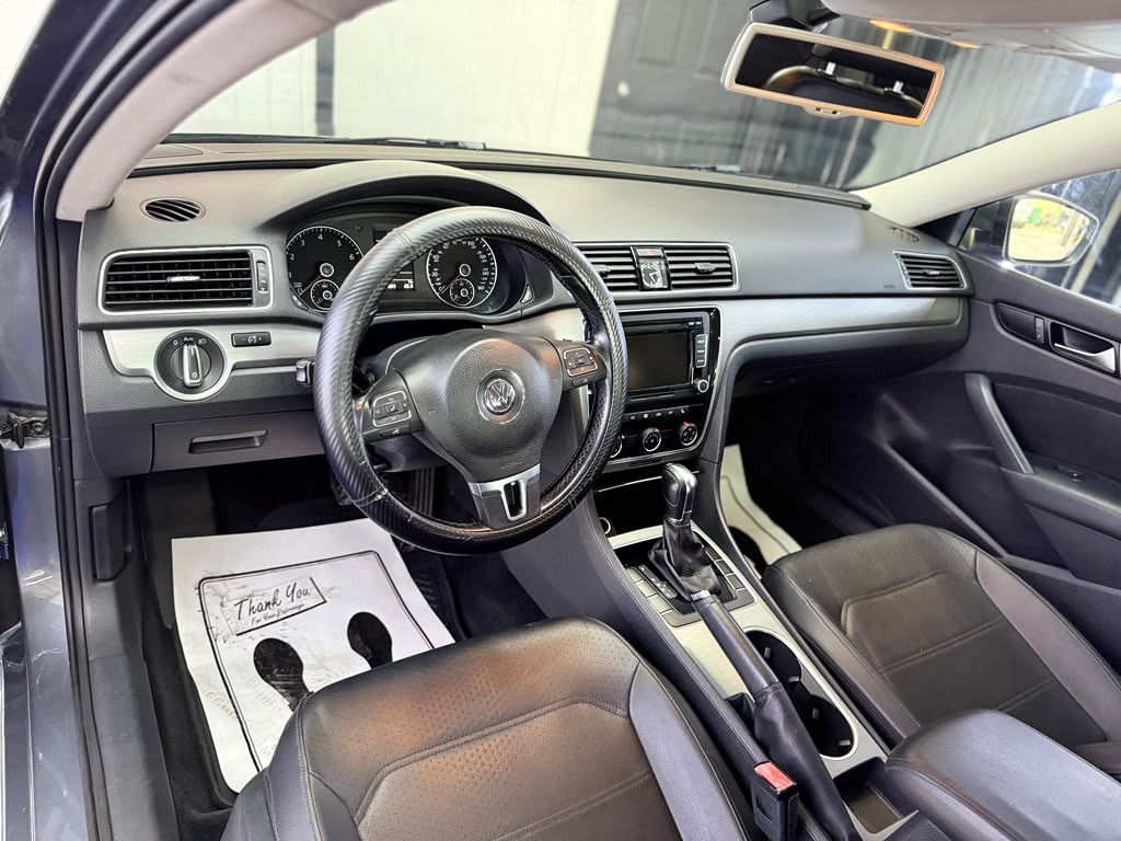 2014 Volkswagen Passat Image 16